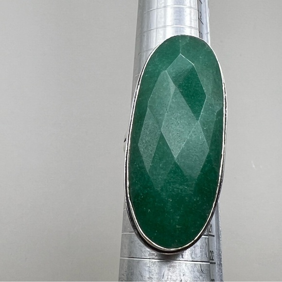 New Enhanced Faceted Green Emerald Stone Silver Overlay Ring Size 8.25 - Picture 9 of 11
